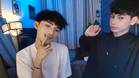 Snapshot of alluring_alpha chatting on January 7, 10:01 pm kim and josh online show from January 7, 10:01 pm