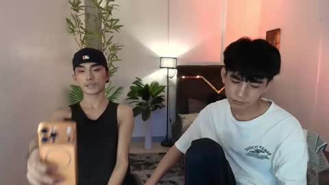 Snapshot of alluring_alpha chatting on February 4, 10:47 pm kim and josh online show from February 4, 10:47 pm