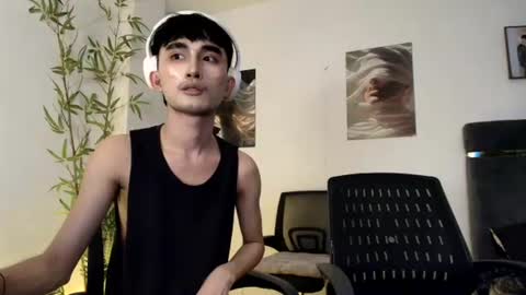 Snapshot of alluring_alpha chatting on June 23, 2:20 am kim and josh online show from June 23, 2:20 am