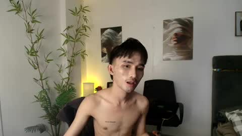 Snapshot of alluring_alpha chatting on June 25, 8:08 am kim and josh online show from June 25, 8:08 am