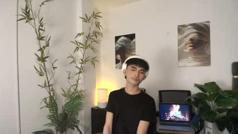 Snapshot of alluring_alpha chatting on June 26, 8:57 pm kim and josh online show from June 26, 8:57 pm