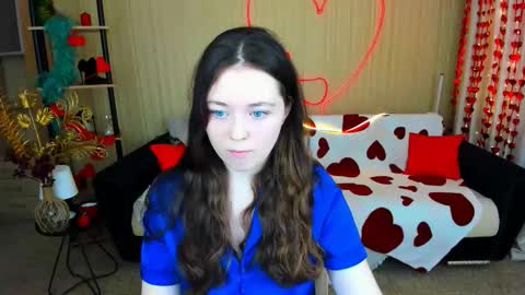 alluringeyess online show from February 28, 9:32 am