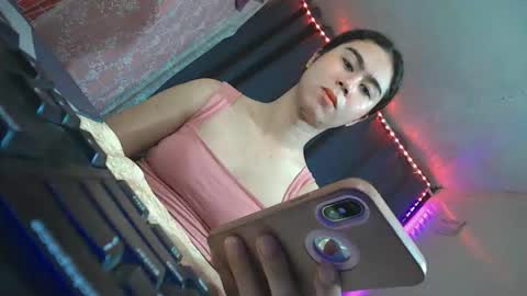 Snapshot of alluringluna69 chatting on May 4, 11:50 am alluringluna69 online show from May 4, 11:50 am