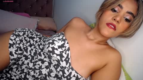 Snapshot of ally_summer chatting on January 29, 9:23 am ally_summer online show from January 29, 9:23 am