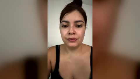Snapshot of allysonh24 chatting on June 19, 2:38 am Allyson online show from June 19, 2:38 am