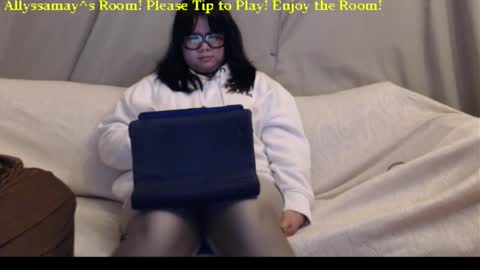 Allyssamay online show from January 10, 5:09 am