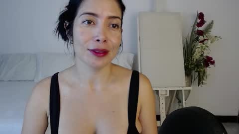 alma_art_ online show from March 11, 4:24 pm