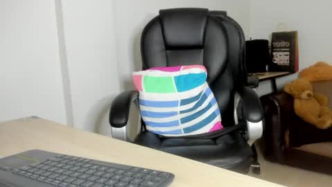 ALMA FENIX  online show from April 14, 5:30 pm