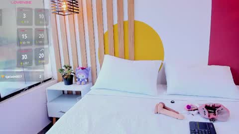 alma_x_ online show from May 27, 1:52 pm