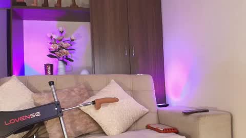 Snapshot of almacastillo2 chatting on July 11, 2:03 am Alma Castillo online show from July 11, 2:03 am