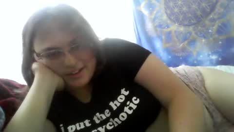Snapshot of almalexie chatting on July 14, 3:51 pm You can call me Alma. online show from July 14, 3:51 pm