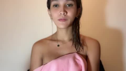 larah online show from October 4, 9:29 am