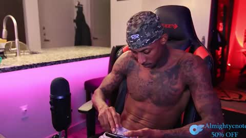 Snapshot of almightycnote chatting on February 6, 3:00 am Almightycnote online show from February 6, 3:00 am