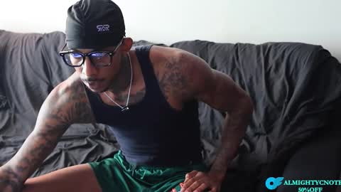 Snapshot of almightycnote chatting on February 10, 8:57 pm Almightycnote online show from February 10, 8:57 pm