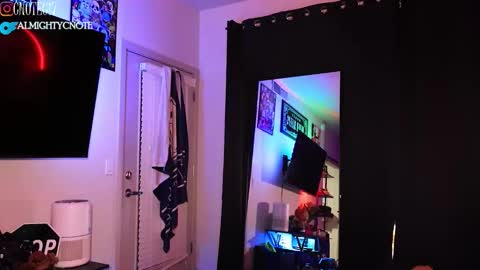 Snapshot of almightycnote chatting on February 21, 4:24 am Almightycnote online show from February 21, 4:24 am