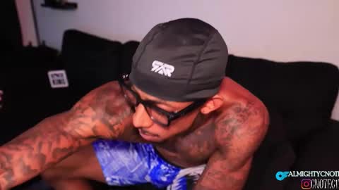 Snapshot of almightycnote chatting on February 23, 3:04 am Almightycnote online show from February 23, 3:04 am