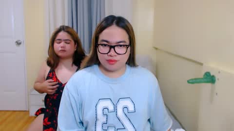 Almira online show from March 30, 2:45 am