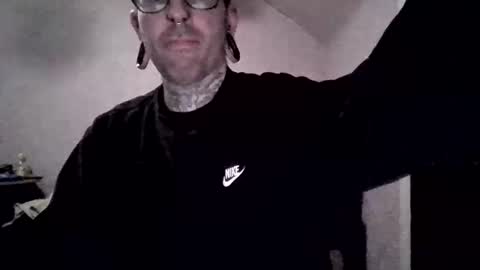 Snapshot of aloewish chatting on November 16, 8:31 am Aloe online show from November 16, 8:31 am