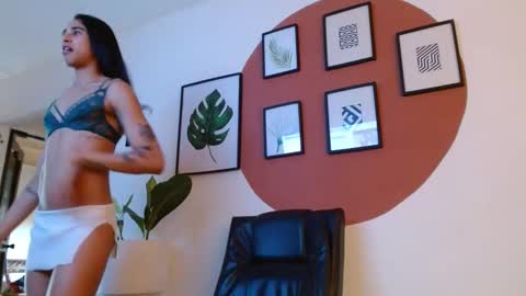 Snapshot of alogenotwink chatting on February 11, 6:01 pm STEPHAN online show from February 11, 6:01 pm