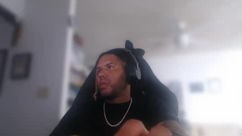 simplyfaded online show from June 3, 3:09 am