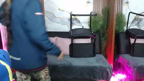 alonddra_tay online show from April 20, 11:35 am
