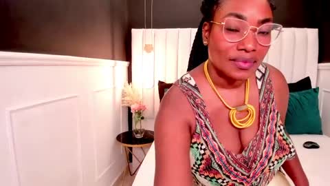 Alondra  online show from May 28, 11:40 am