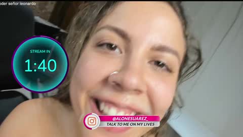 Snapshot of alondra_on_fire chatting on October 17, 4:09 pm Alondra Suarez online show from October 17, 4:09 pm