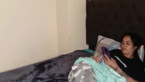 Snapshot of alondracc chatting on February 2, 2:43 am Contreras online show from February 2, 2:43 am