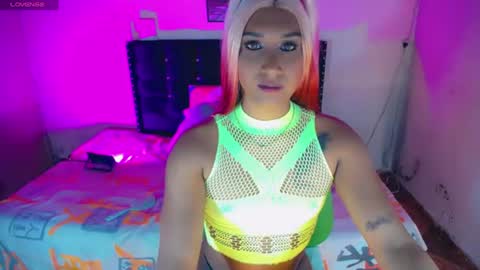 Snapshot of alondragill_ chatting on July 1, 2:46 am alondragill_ online show from July 1, 2:46 am