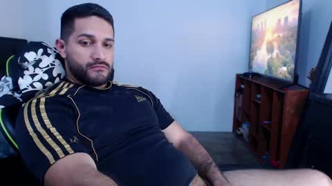Snapshot of alonxoo chatting on January 18, 2:14 am alonxoo online show from January 18, 2:14 am