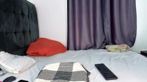 alotta_titties online show from April 3, 8:23 am