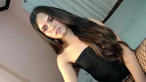 Snapshot of alove_too_last chatting on January 23, 5:52 pm LEXY online show from January 23, 5:52 pm