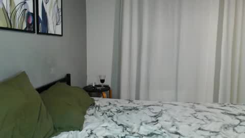 Snapshot of alpha__bro chatting on October 27, 7:29 pm AlphaBro online show from October 27, 7:29 pm