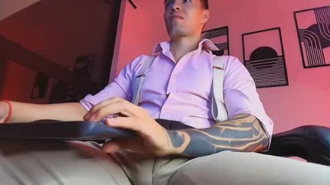 Snapshot of alpha_dominus_ chatting on June 30, 3:40 am alpha_dominus_ online show from June 30, 3:40 am
