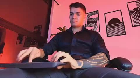 Snapshot of alpha_dominus_ chatting on July 4, 4:29 am alpha_dominus_ online show from July 4, 4:29 am