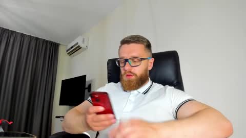 Alphaalexxx Lets reach Me 100 thumbs up online show from May 25, 6:36 pm