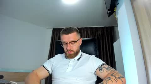 Alphaalexxx Lets reach Me 100 thumbs up online show from July 8, 5:28 pm