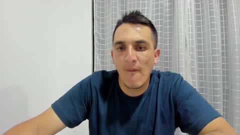Snapshot of alphadesire69 chatting on December 17, 4:40 am AlphaDesire69 online show from December 17, 4:40 am