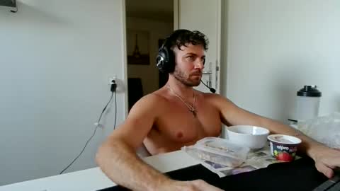 alphah_hunk online show from March 7, 10:56 am