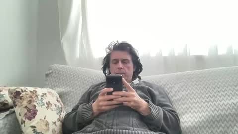 Snapshot of alphandre chatting on March 11, 9:13 am AlphAndre online show from March 11, 9:13 am