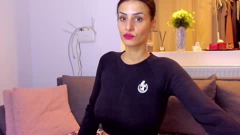 Snapshot of alphaqueenx chatting on February 1, 8:40 pm Michelle online show from February 1, 8:40 pm