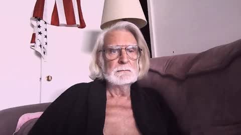 AlphaUniform online show from November 22, 5:01 pm