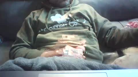 Snapshot of alrichough4 chatting on December 15, 6:26 pm Alric online show from December 15, 6:26 pm