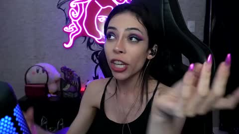 Snapshot of altsofie chatting on December 10, 1:11 pm Sofie Kimino online show from December 10, 1:11 pm