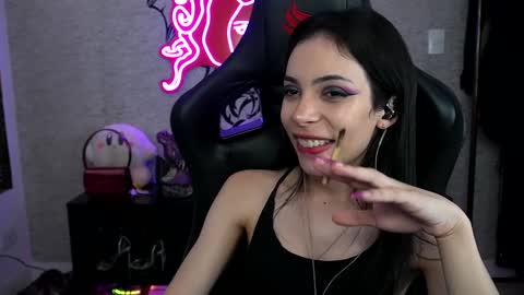 Snapshot of altsofie chatting on December 10, 4:17 pm Sofie Kimino online show from December 10, 4:17 pm