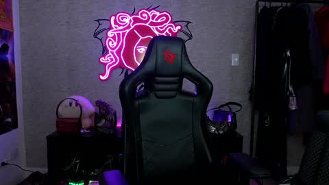 Snapshot of altsofie chatting on December 13, 6:53 am Sofie Kimino online show from December 13, 6:53 am