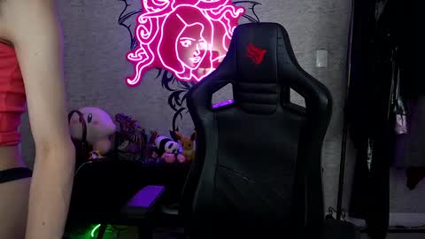 Snapshot of altsofie chatting on December 16, 2:36 am Sofie Kimino online show from December 16, 2:36 am