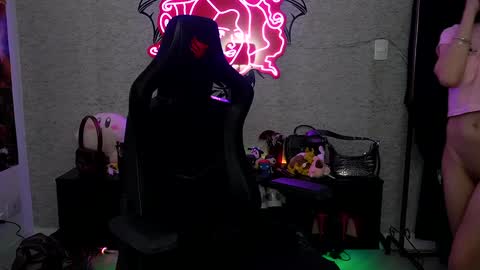 Snapshot of altsofie chatting on December 17, 10:44 am Sofie Kimino online show from December 17, 10:44 am