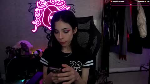 Snapshot of altsofie chatting on December 28, 8:37 am Sofie Kimino online show from December 28, 8:37 am