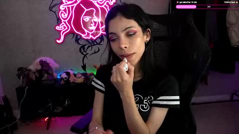 Snapshot of altsofie chatting on December 28, 2:42 pm Sofie Kimino online show from December 28, 2:42 pm